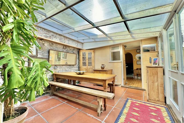 4 bedroom cottage for sale