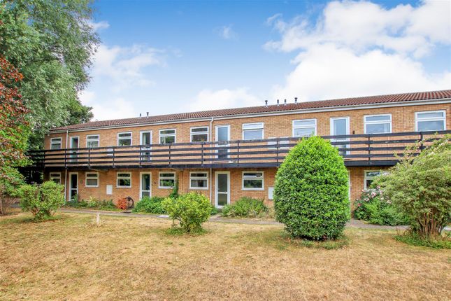 Regatta Court, Oyster Row, Cambridge 2 bed flat for sale
