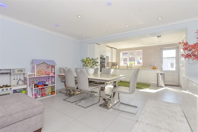 8 bed end terrace house