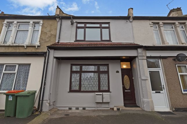 2 bedroom ground floor flat for sale