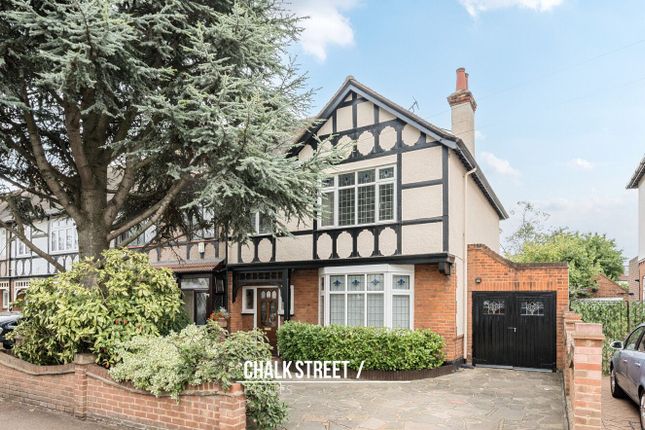 Ashton Gardens, Romford, RM6 3 bed end of terrace house for sale