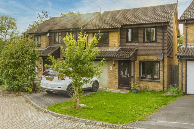 Camton Road, Swindon SN5 3 bed detached house for sale