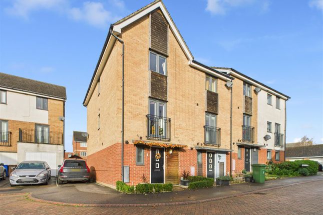 Turner Close, Brough 3 bed townhouse for sale