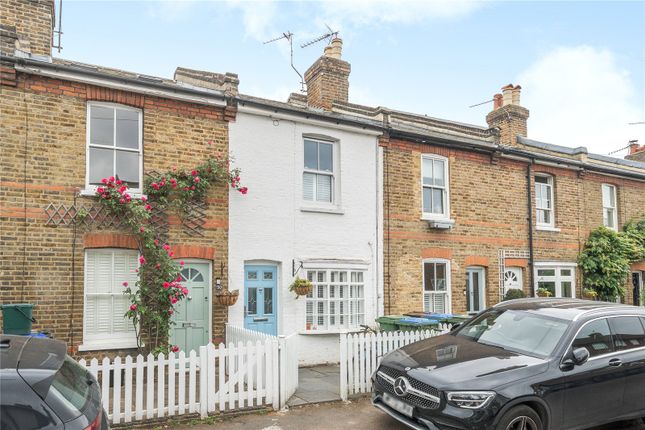 Queens Road, Thames Ditton, KT7 2 bed terraced house for sale