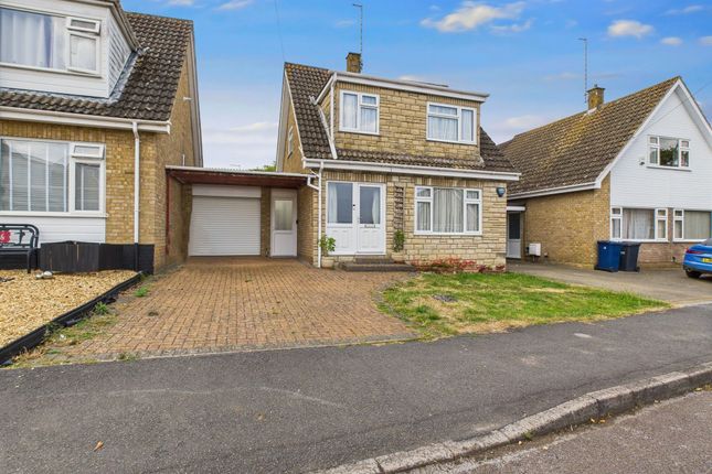 3 bed link detached house
