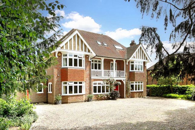 6 bedroom detached house for sale