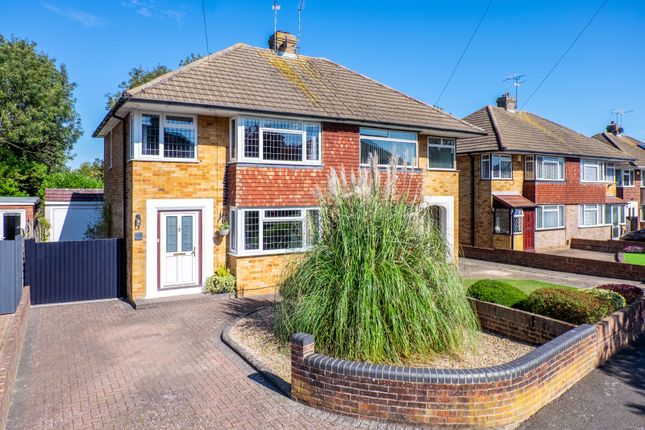 Lyndhurst Avenue, Wigmore, Kent, ME8 3 bed semi