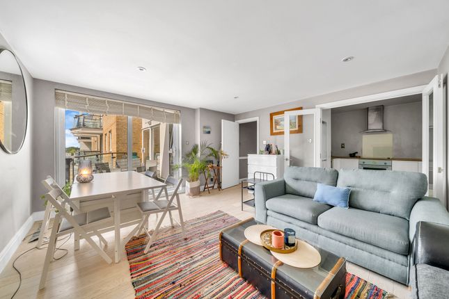 Compass House, Riverside West 2 bed apartment for sale