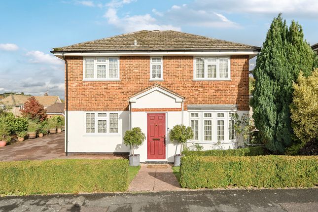 Ferndown Close, Surrey GU1 4 bed detached house for sale