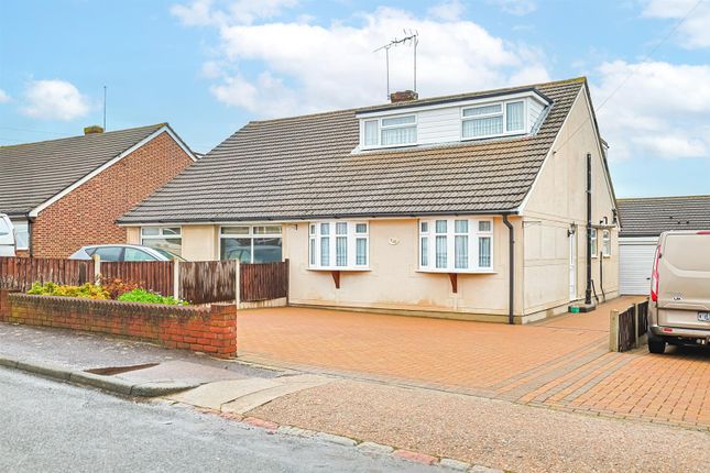 Exmouth Drive, Rayleigh SS6 3 bed semi