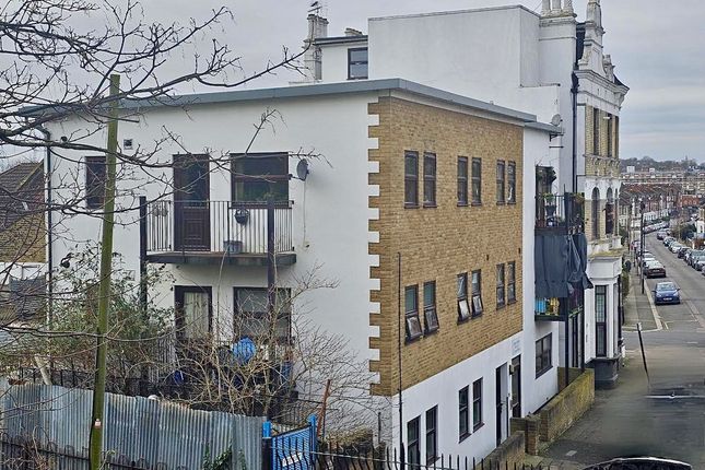 Carswell Road, London, SE6 1 bed flat for sale
