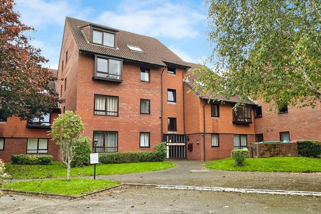 Marina Gardens, Bristol 2 bed maisonette for sale