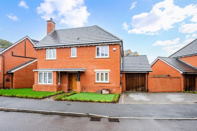 Glanville Way, Epsom 3 bed detached house for sale