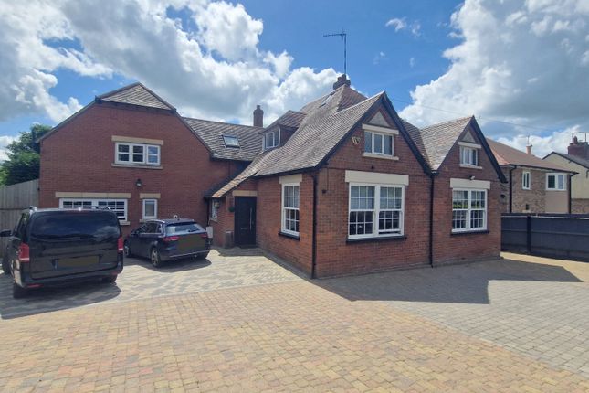 Badby Road West, Daventry, NN11 4HJ 6 bed detached house for sale