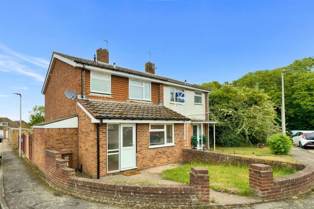 Sandringham Road, Gillingham ME8 3 bed semi