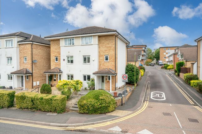 Rickmansworth Road, Watford, WD18 4 bed semi