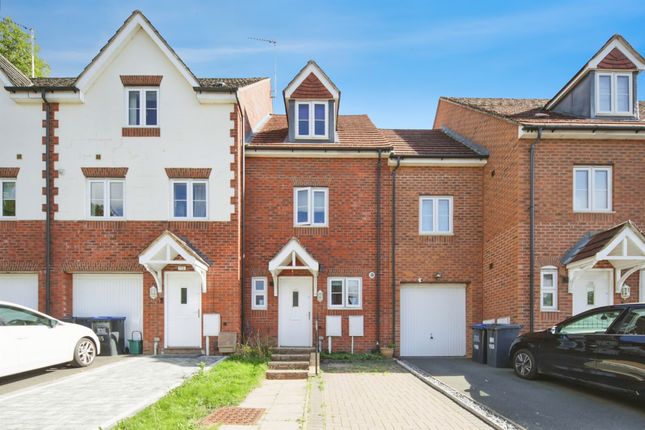 3 bedroom town house for sale