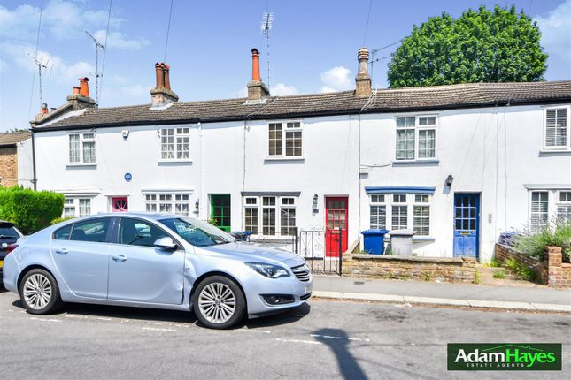 Lodge Lane, London N12 2 bed terraced house for sale
