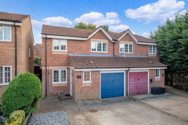 Moorymead Close, Hertford SG14 4 bed semi