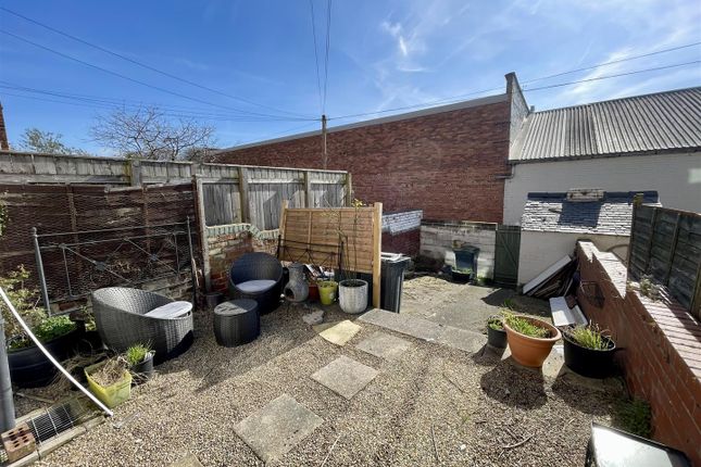 East Mount Road, Darlington 2 bed terraced house for sale