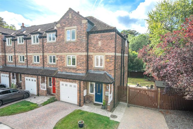 Acrewood Close, Leeds, West Yorkshire 4 bed townhouse for sale