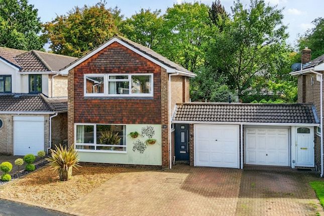 Melville Avenue, Camberley GU16 3 bed link detached house for sale