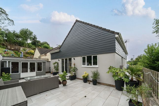 4 bed detached house