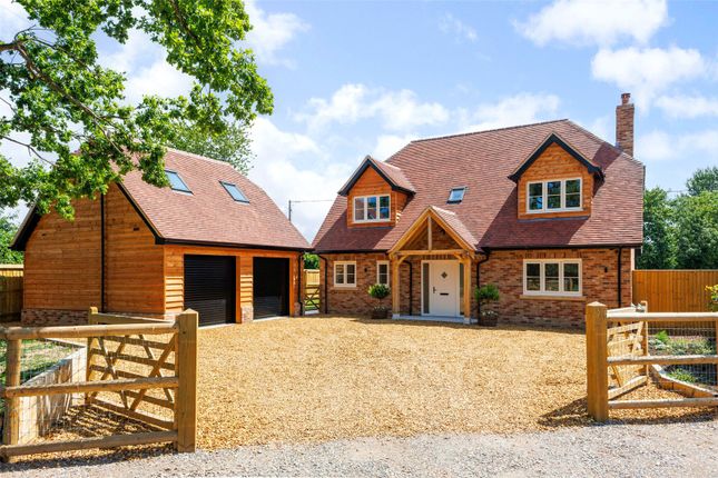 Oak View, Little London, RG26 4 bed detached house for sale
