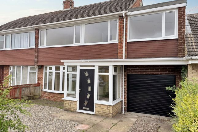 Canterbury Way, Wideopen, Newcastle... 4 bed semi