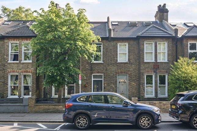 Blackshaw Road, Tooting, London, SW17 2 bed terraced house for sale