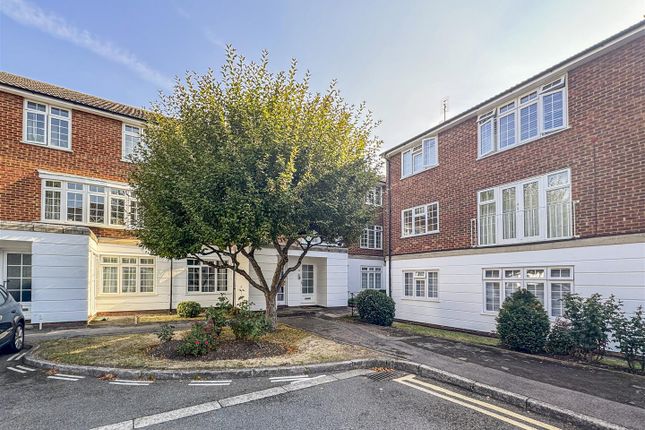 Lammas Court, Windsor 2 bed maisonette for sale
