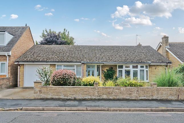 Bicester,  Oxfordshire,  OX26 3 bed detached bungalow for sale
