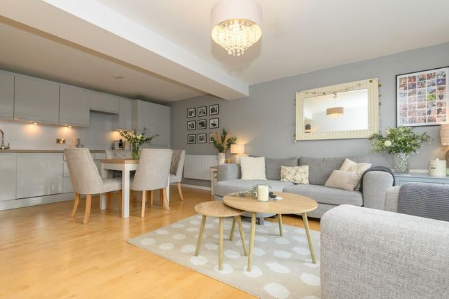 The Avenue, Leeds, LS9 2 bed flat for sale