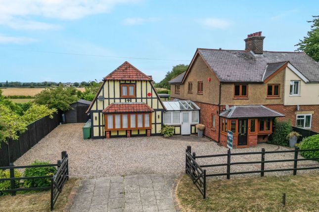 Chelmsford Road, Dunmow CM6 4 bed semi