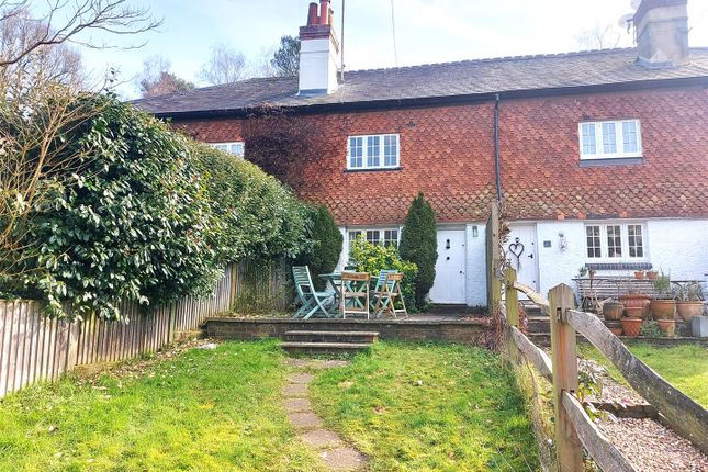 Blackheath Lane, Blackheath, Guildford 2 bed cottage for sale