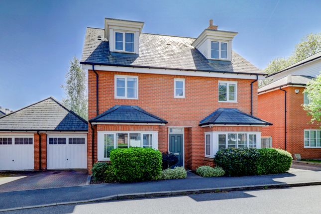 Sierra Road, Buckinghamshire HP11 5 bed detached house for sale