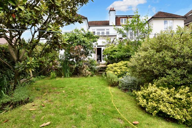 Lyndale Avenue, London NW2 2 bed ground floor flat for sale