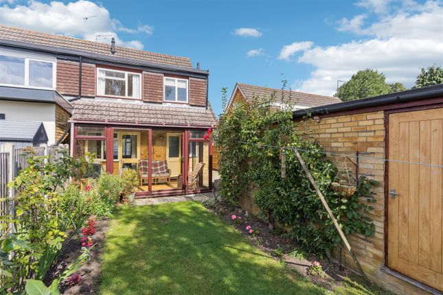 Carlton Close, Newport Pagnell 3 bed semi