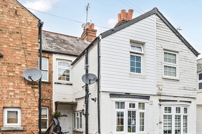 Mead Road, Edgware 2 bed terraced house for sale