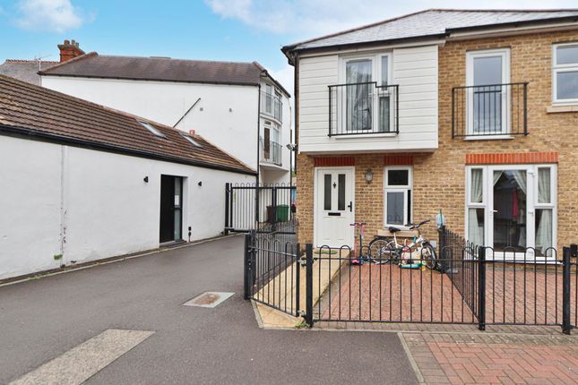 Crystal Place, Worcester Park 2 bed end of terrace house for sale