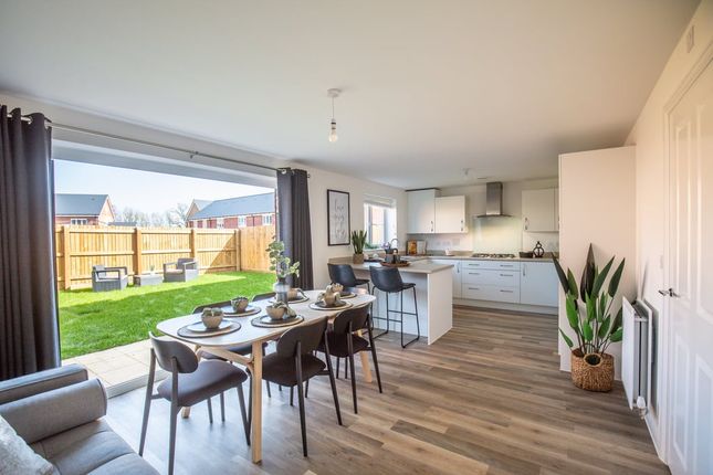 4 bed detached house