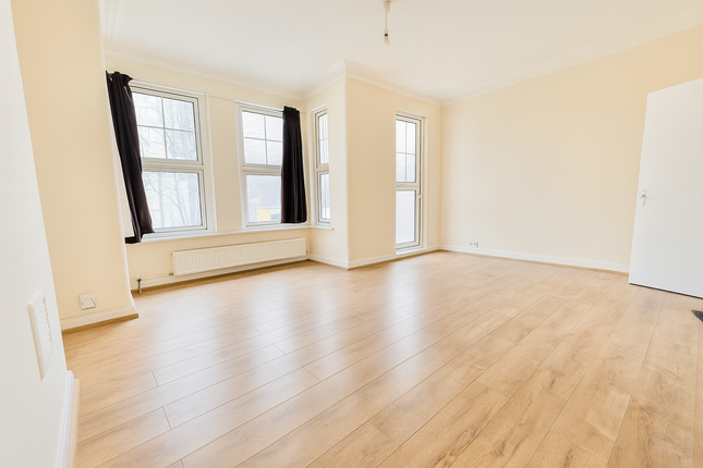 Bruce Grove, London N17 2 bed maisonette for sale