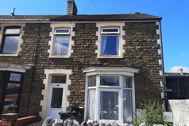 Woodland Road, Neath, Neath Port Talbot. 1 bed flat for sale