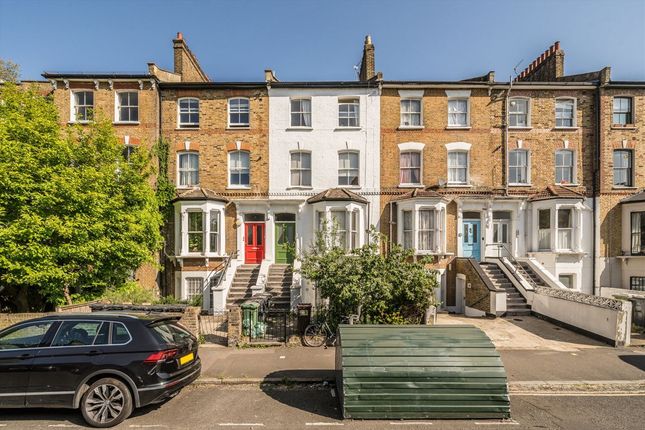 Colvestone Crescent, London E8 2 bed flat for sale