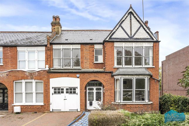 Holden Road, Woodside Park, London, N12 5 bed semi