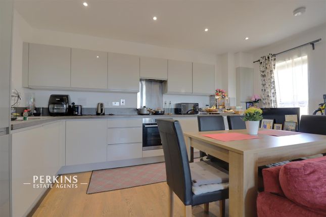 Northolt, UB5 2 bed flat for sale