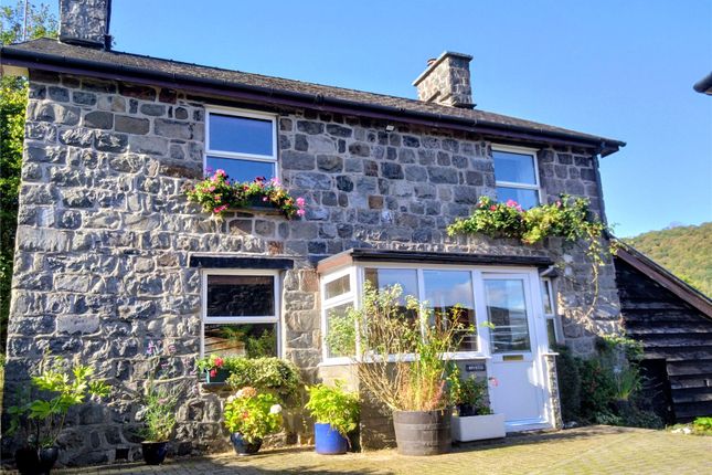 Cemmaes, Machynlleth, Powys, SY20 3 bed detached house for sale