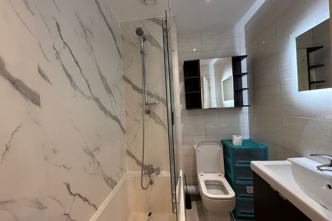 2 bed flat