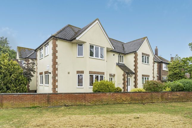 Buckingham Court, Bicester, OX26 2 bed apartment for sale