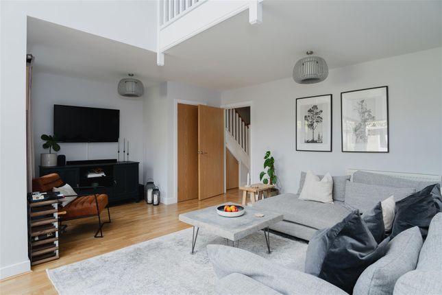 Lilley Mead, Redhill 3 bed terraced house for sale